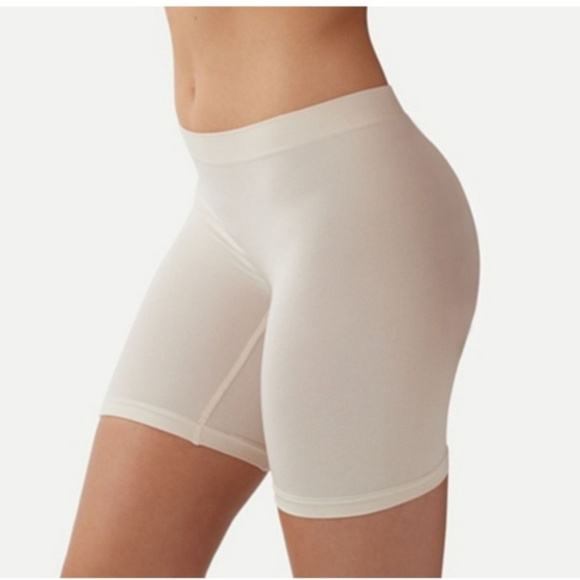 Breezies~Set of 4~Seamless Long Leg Panties - Picture 2 of 4